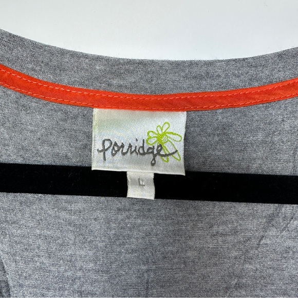 Cute Anthropologie grey & orange top, stretchy front, silky duck print in back - Picture 4 of 6